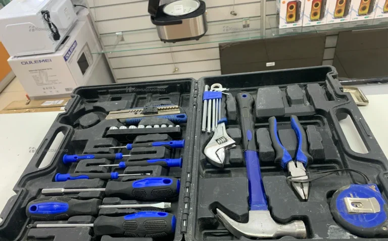 Набор ручных инструментов рокот