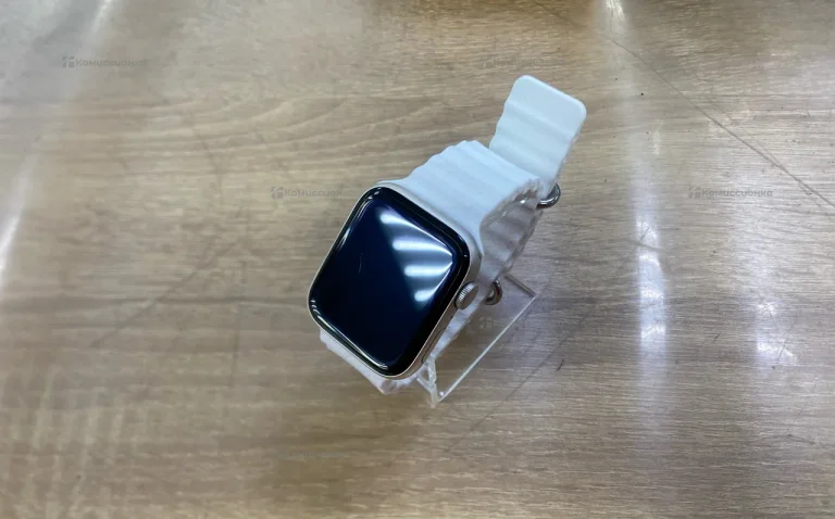 Часы Apple Watch SE 44mm 2Gen