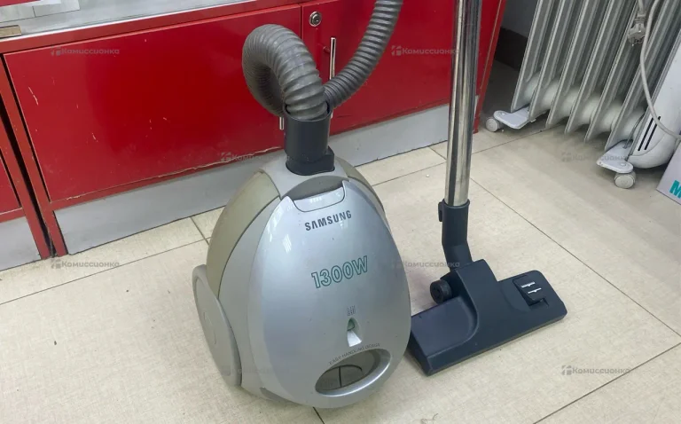 Пылесос  Samsung 1300w