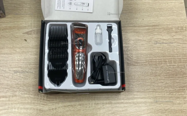 Машинка для стрижки ProGemei  gm6068