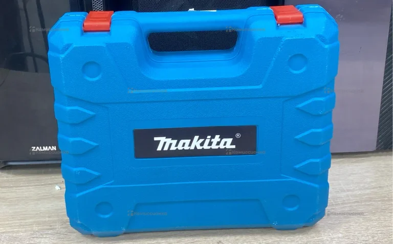 Шуруповерт Makita