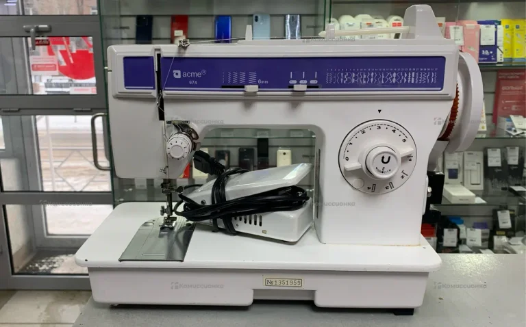 Швейная машина  acme 974