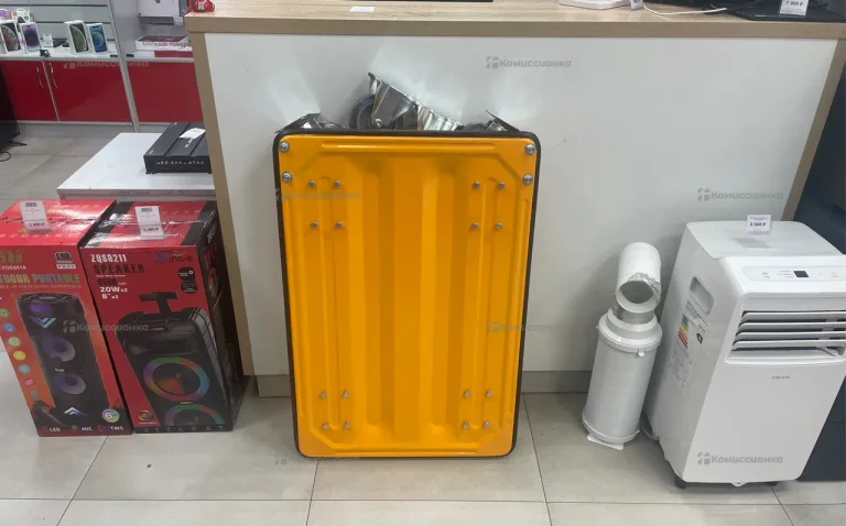 Тачка строительная желтая