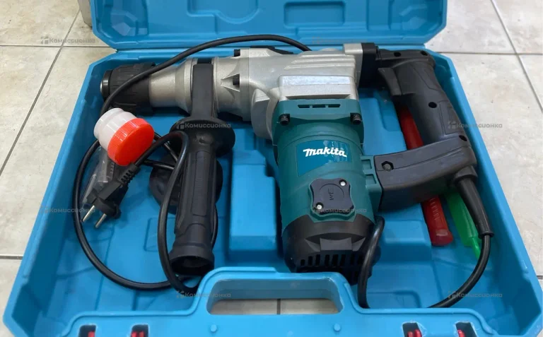 Перфоратор Makita 1680W