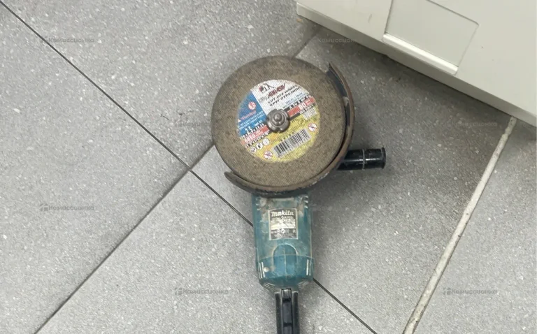 УШМ makita GA9020