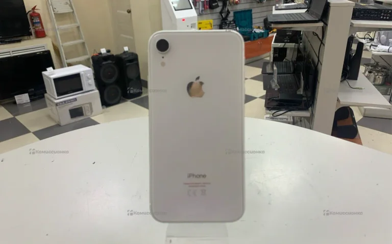 Apple iPhone XR 3/64 ГБ