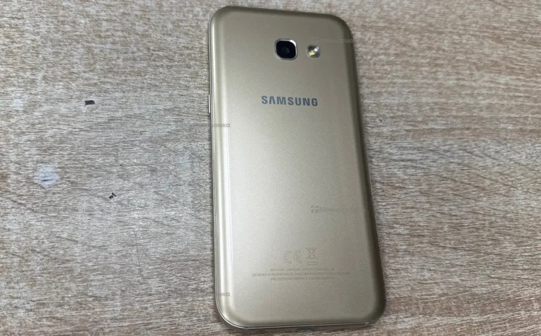 Samsung Galaxy A5 (2017) 3/32 ГБ