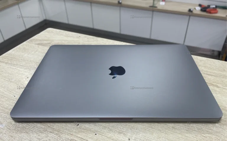 MacBook Pro 13 (2020)