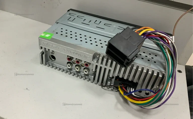 Автомагнитола  deaf bounce dd-330dsp