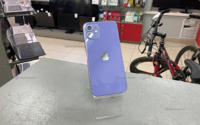 Apple iPhone 12 64 ГБ.