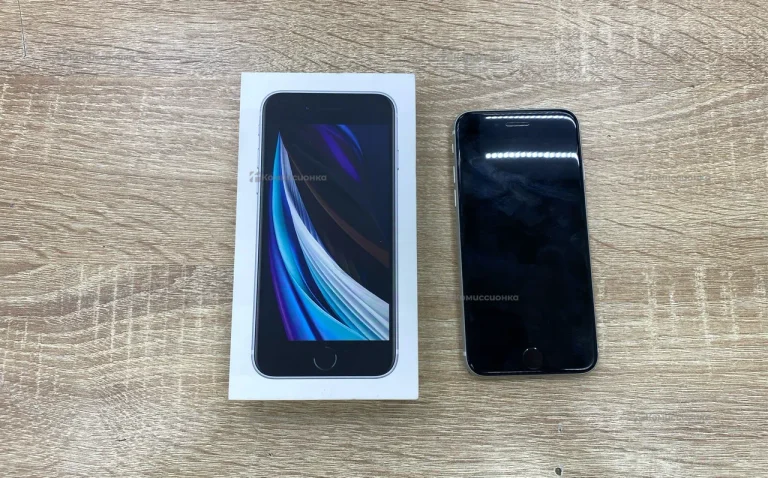 Apple iPhone SE (2020) 3/64 ГБ