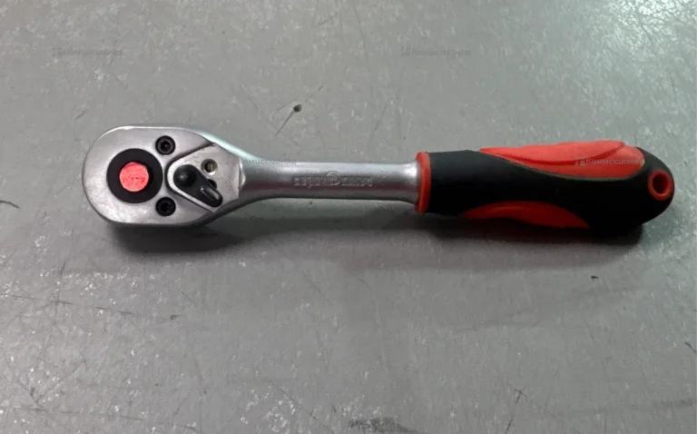 Трещетка Сервис ключ  1/4