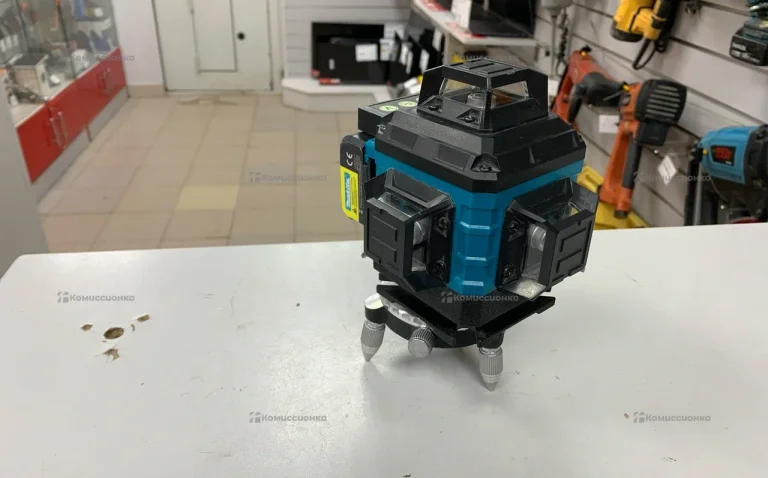 Лазерный уровень макита реплика зел