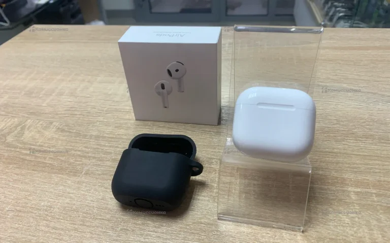 Наушники AirPods 4 с шумоподавлением