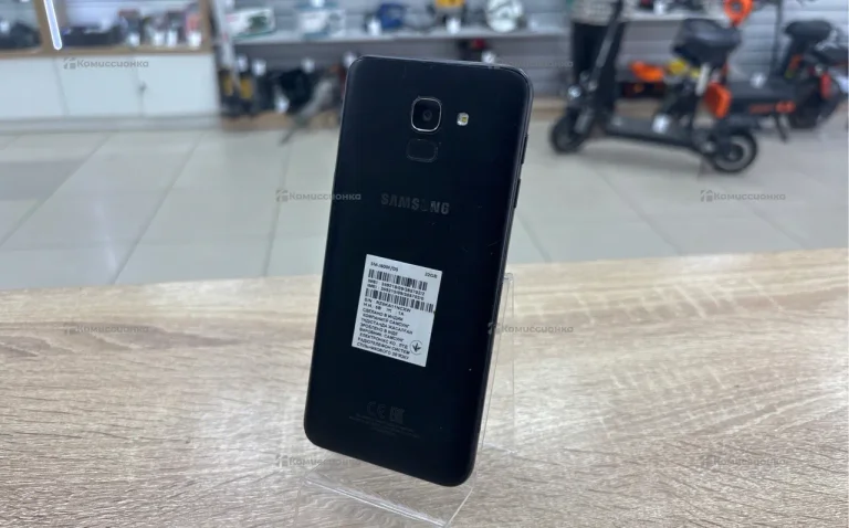 Samsung Galaxy J6 3/32 ГБ