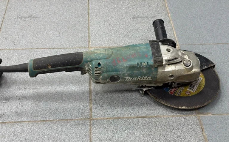 УШМ Makita GA9020