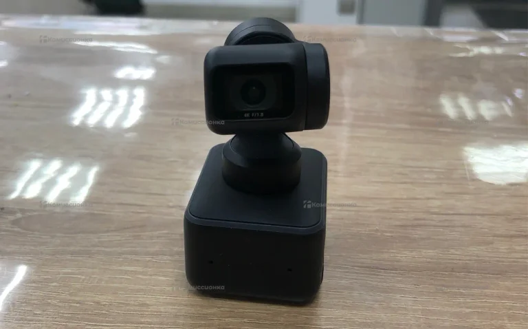 Web-камера Insta360 Link