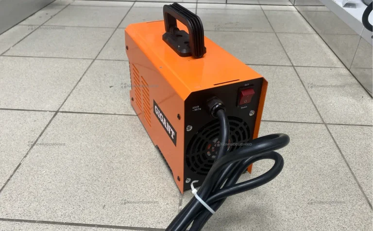 Инверторный сварочный аппарат GIGANT  GWM-250