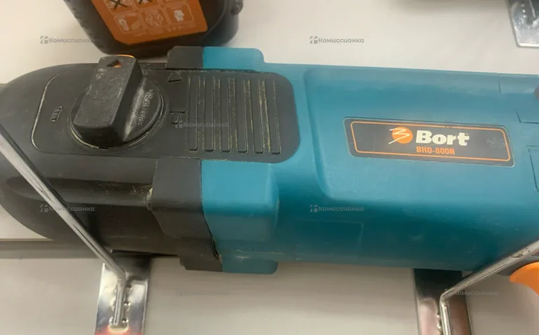 Перфоратор bort BHD-800N