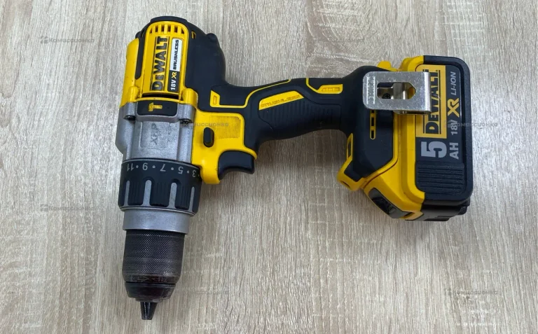 Дрель-шуруповерт Dewalt DCD996 18v5Ah