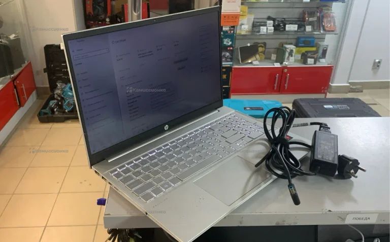 Ноутбук HP 15-eh0010ur