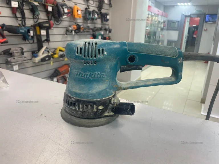 Эксцентриковая шлифмашина makita BO5020