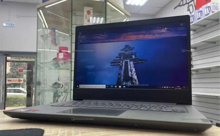 Ноутбук  lenovo 82c6