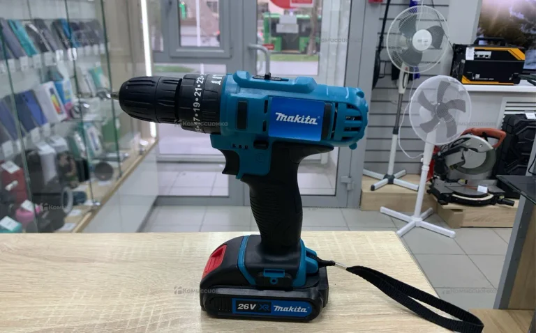 дрель-шуруповерт Makita 26v с набором