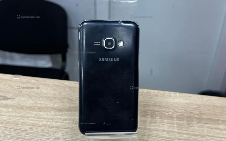 Samsung Galaxy J1 (2016) 1/8 ГБ