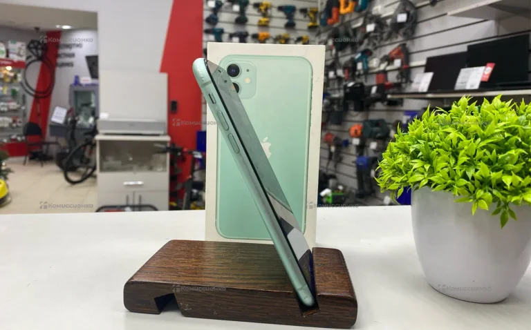 Apple iPhone 11 4/64 ГБ