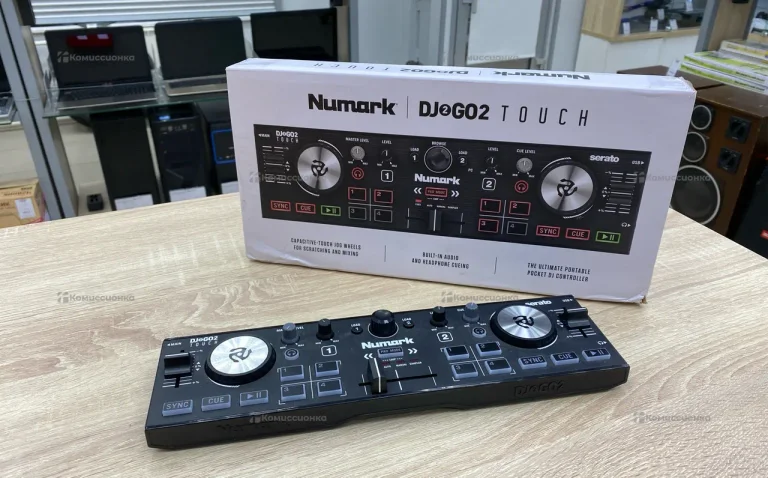 DJ контроллер Numark DJ2GO2 Touch
