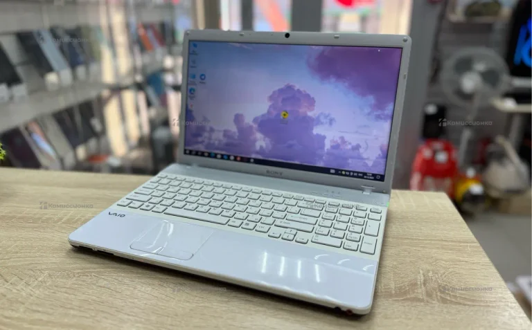 Ноутбук  SONY VAIO i3 M380/ Radeon