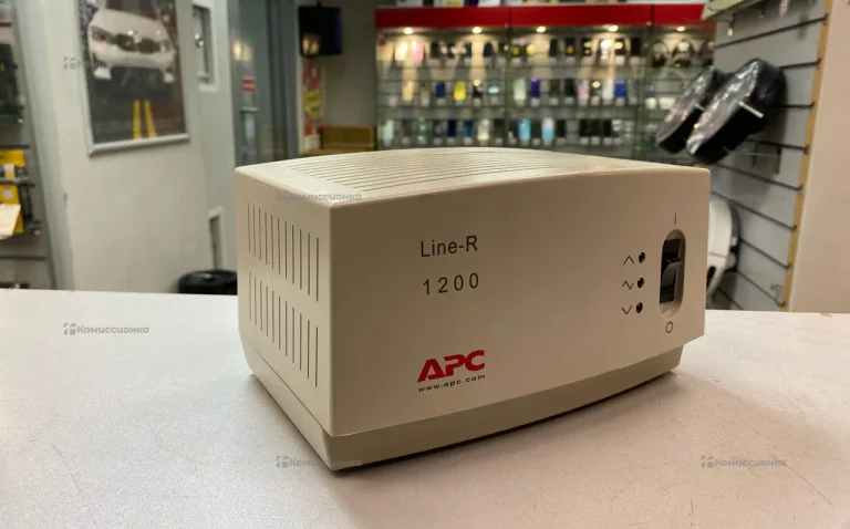 Стабилизатор напряжения APC Line r 1200
