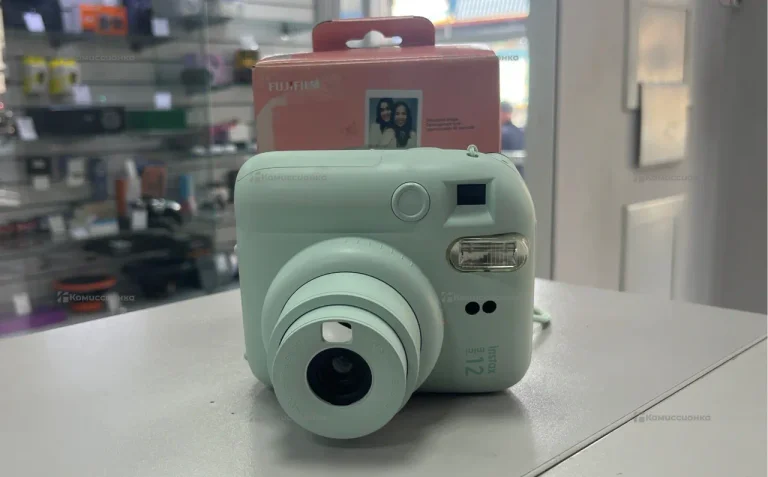 Фотоаппарат  Instax mini 12