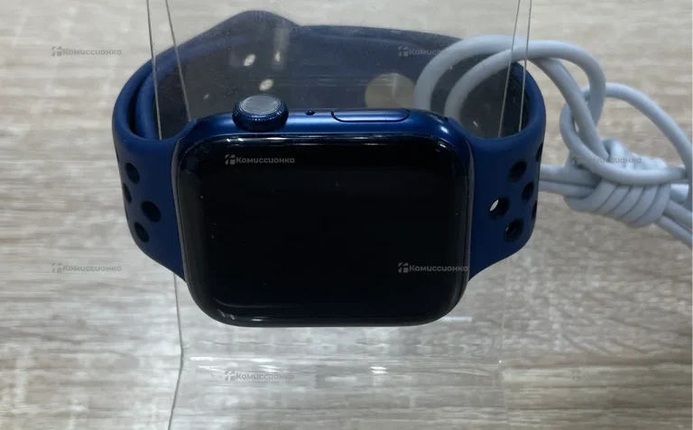 Часы  Apple Watch Series 6 44mm