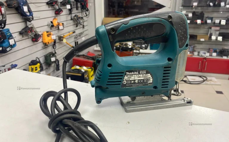 Электролобзик makita 4329