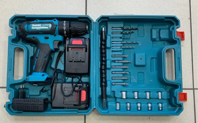 Шуруповерт makita