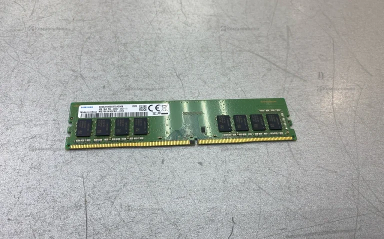 Оперативная память DDR4 8Gb Samsung.