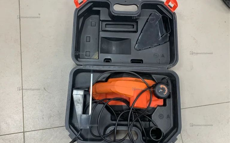 Рубанок Black & Decker KW712