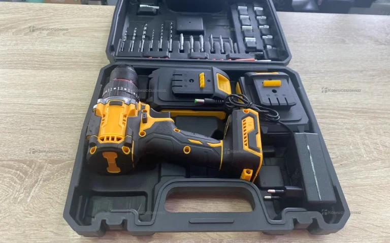 шуруповерт Dewalt б/щ