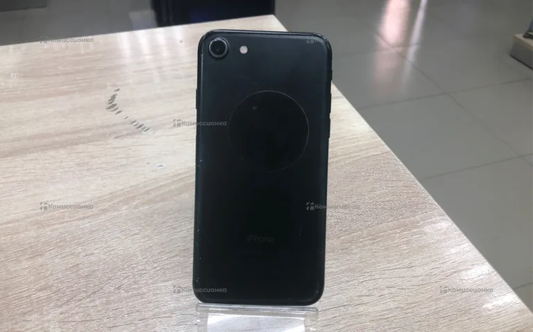 Apple iPhone 7 32 ГБ.