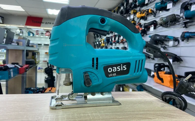 Электролобзик Oasis LE-65