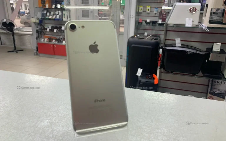 Apple iPhone 7 2/32 ГБ