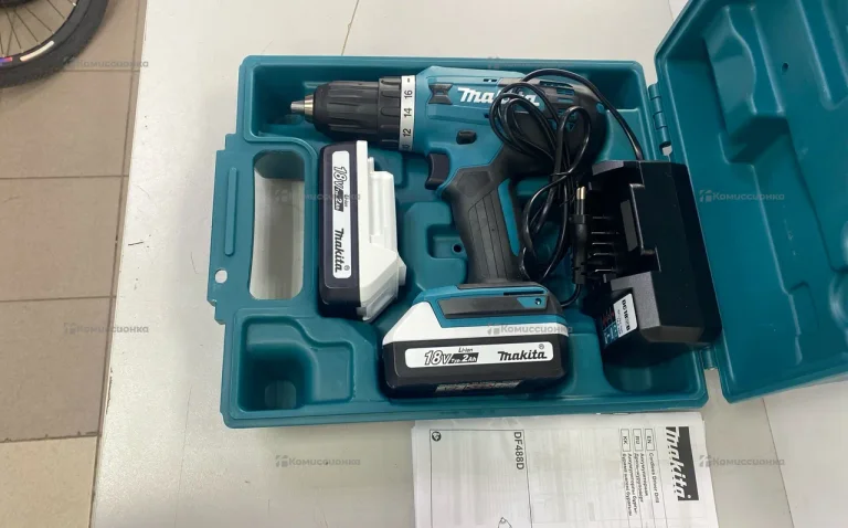 дрель-шуруповерт makita DF488D002
