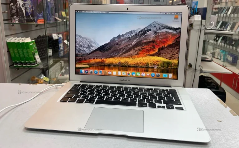 Ноутбук  MacBook Air 13 i5/4/256