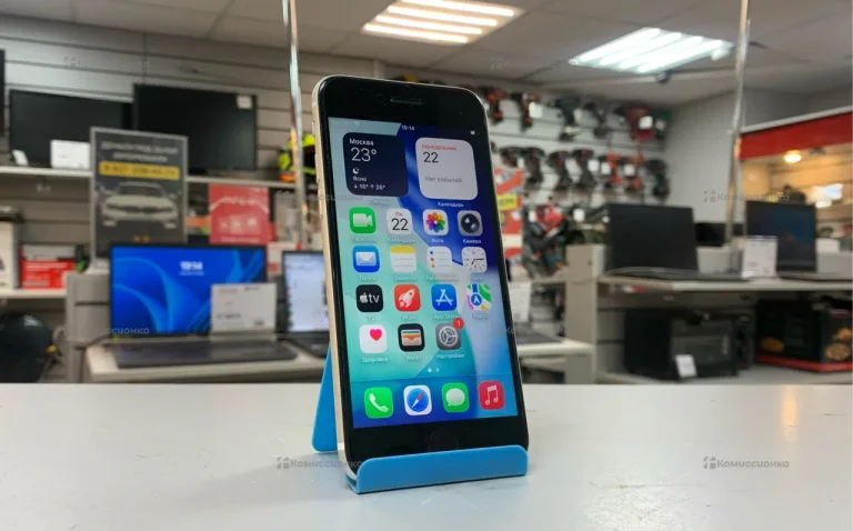Apple iPhone SE (2020) 3/64 ГБ