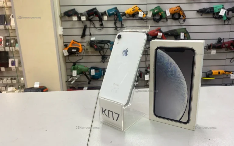 Apple iPhone XR 3/64 ГБ