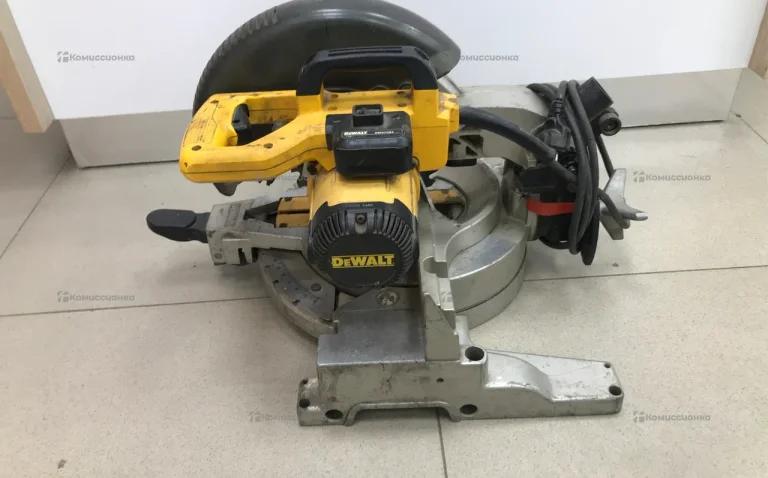 торцовочный пила Dewalt