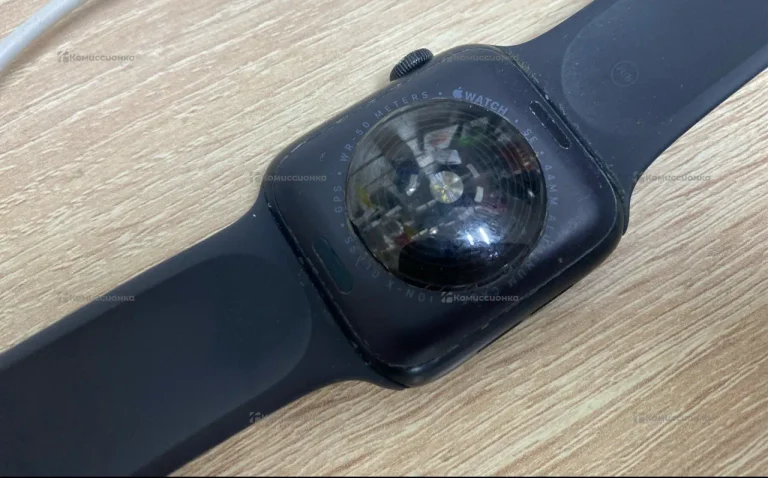 Часы  Apple Watch SE 2 44mm