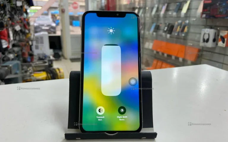 Apple iPhone X 3/64 ГБ